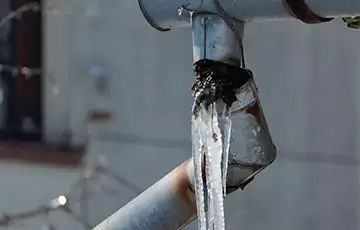 FROZEN PIPE BURSTS